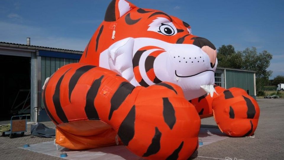 Aufblasbarer Esso-Tiger