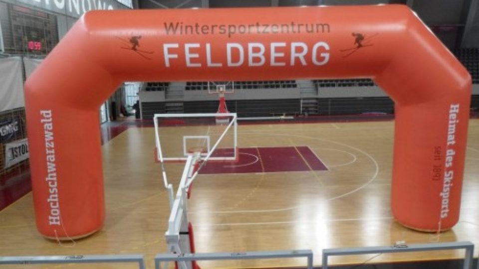 Aufblasbarer-Torbogen-500×375