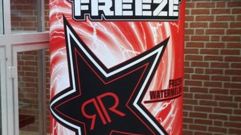 Aufblasbare-Dose-rot-577×1024-570×760