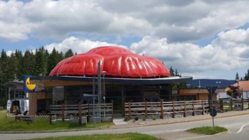 inflatable roof advertising