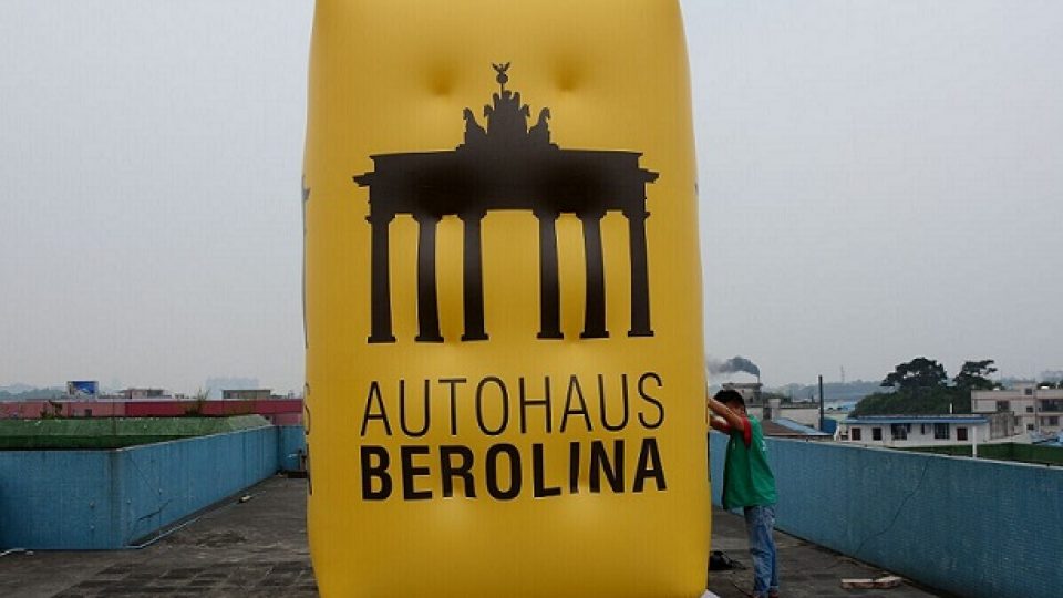 flying inflatable cube