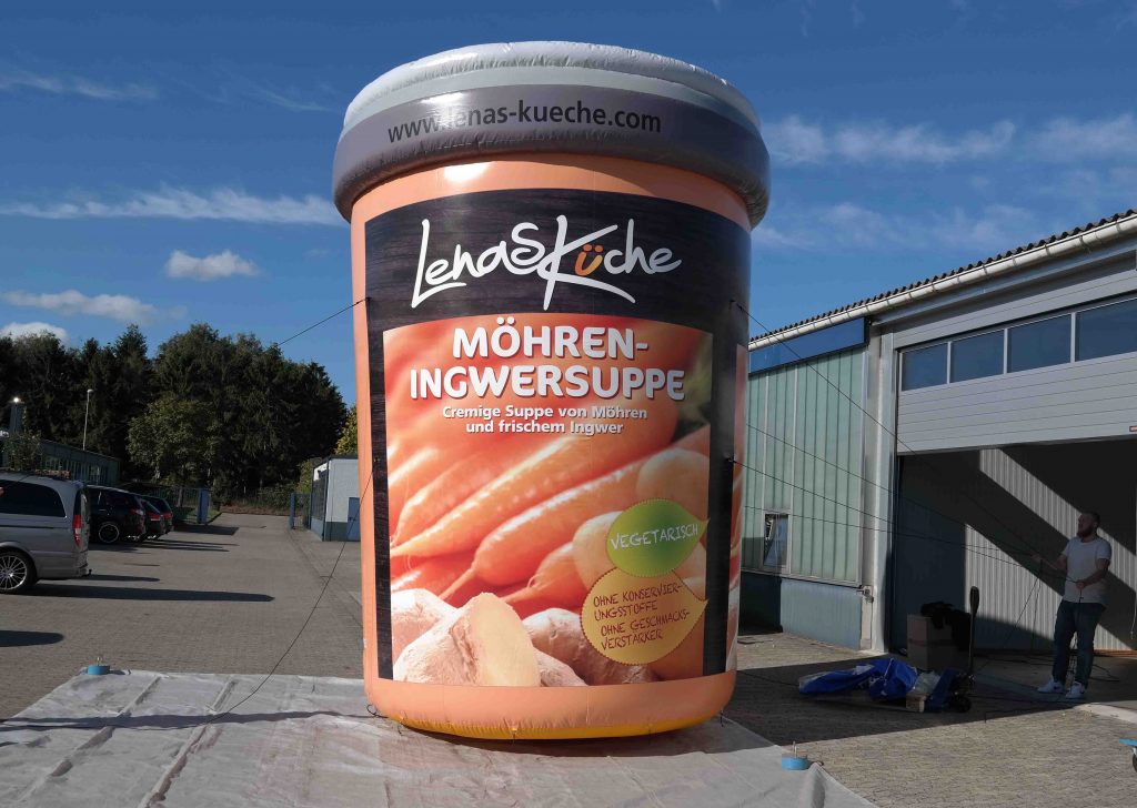 aufblasbarer-becher-moehrensuppe