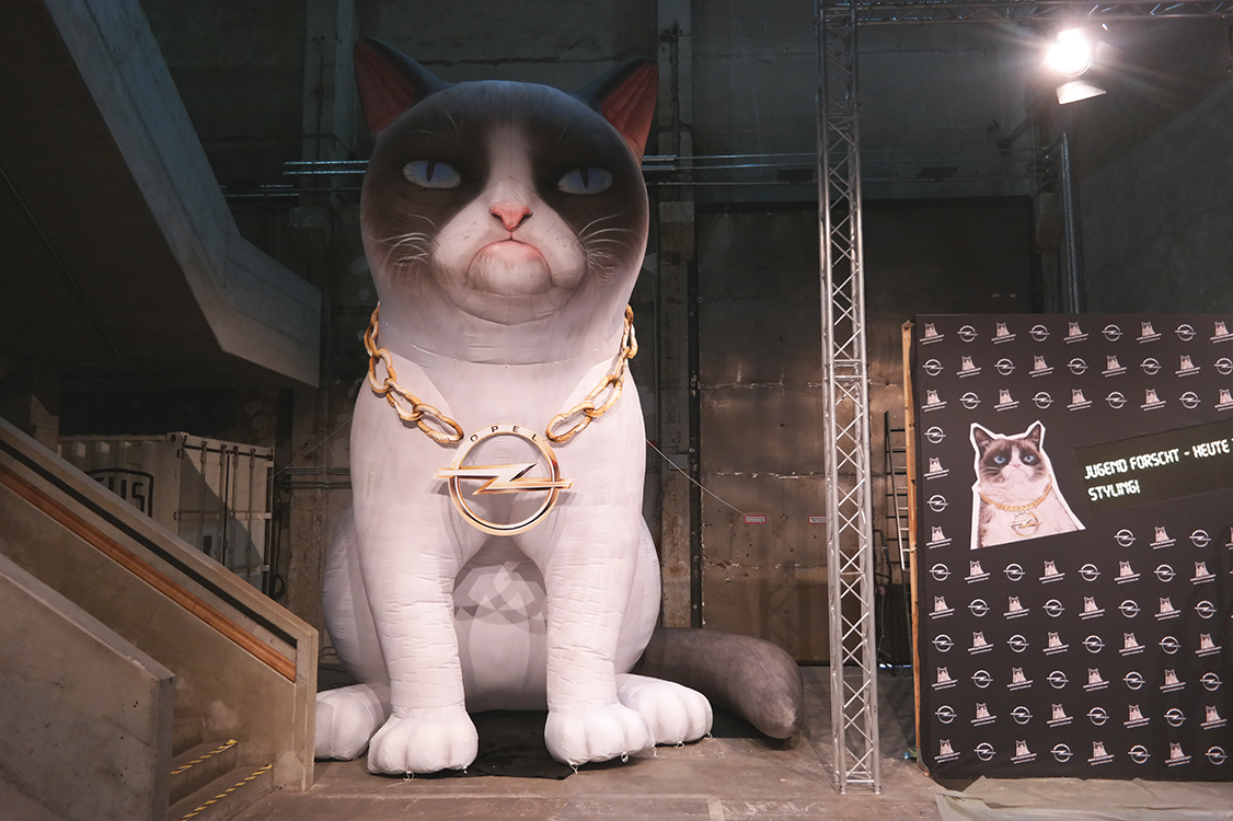 Inflatable Grumpy Cat