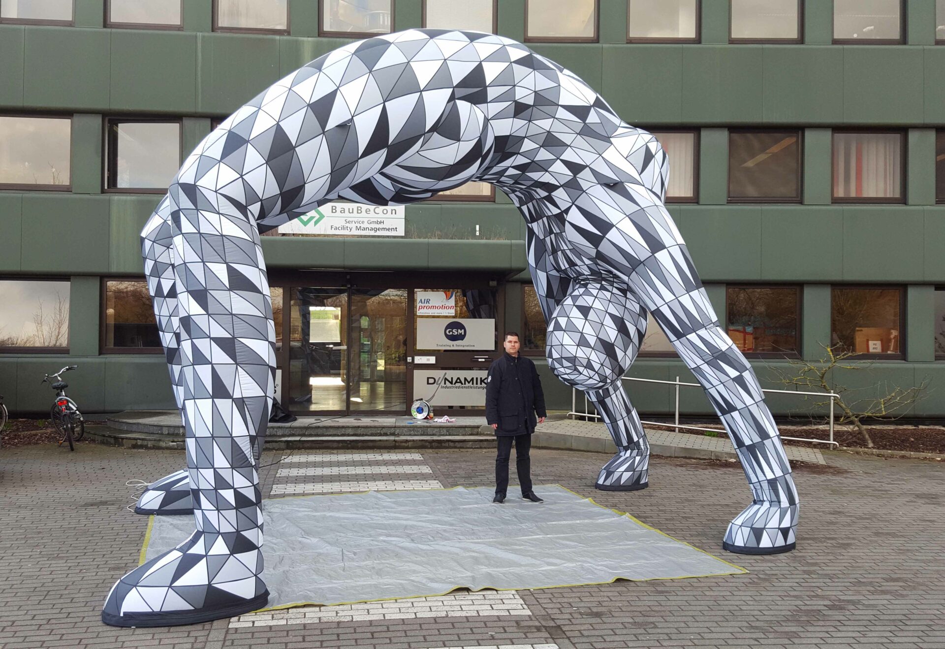 inflatable art arch