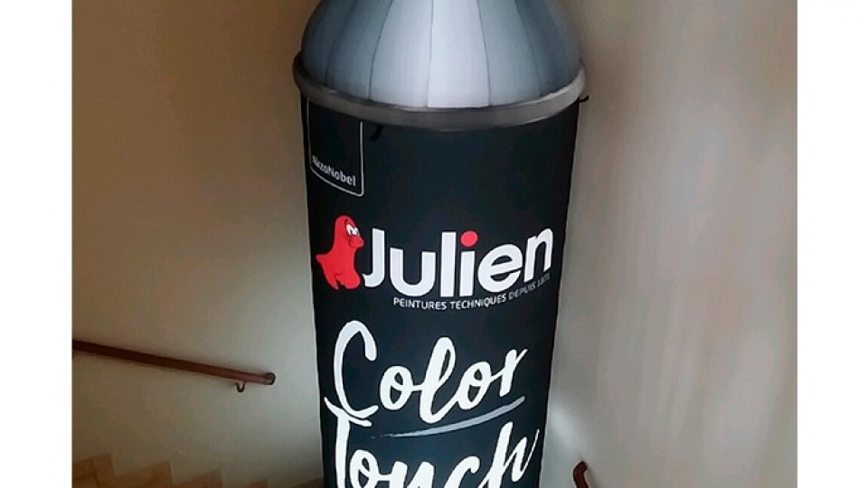 inflatable-spray-can-julien