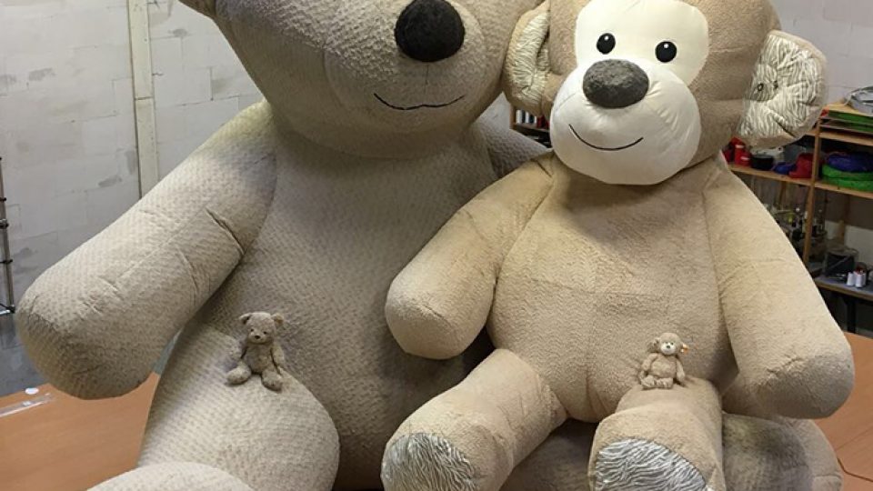 teddy-steiff-bear-monkey-inflatable