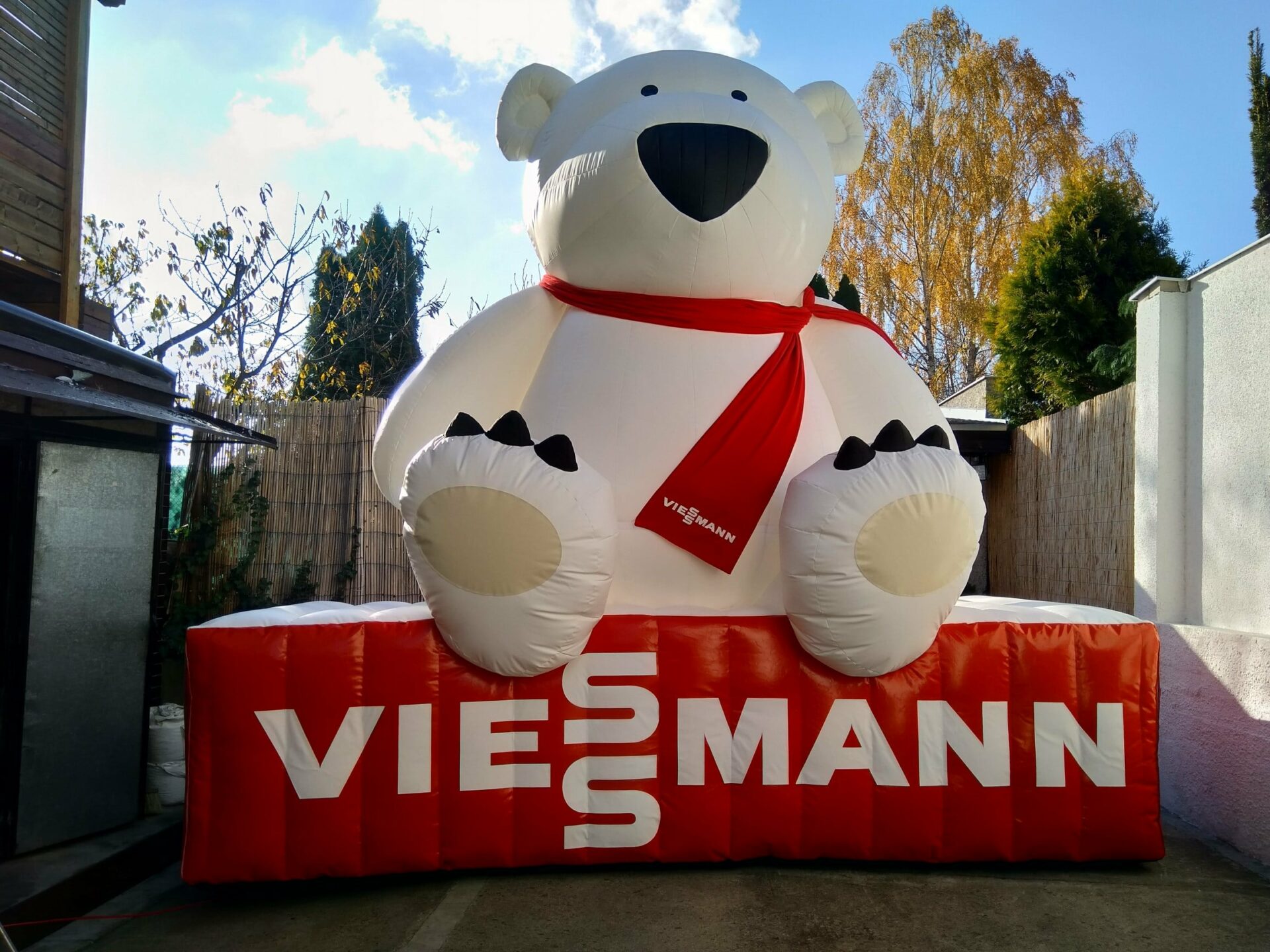 bear_polar_inflatable