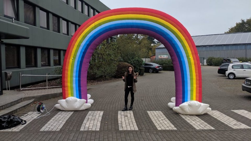 inflatable_rainbow_archway
