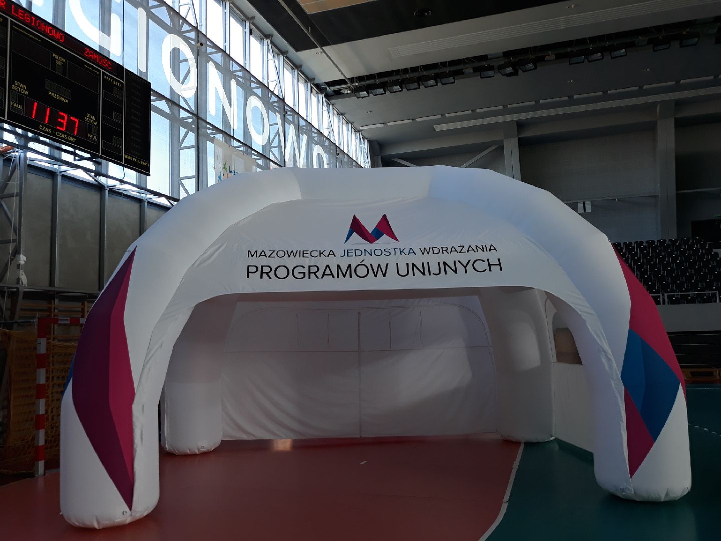 inflatable_spider_tent