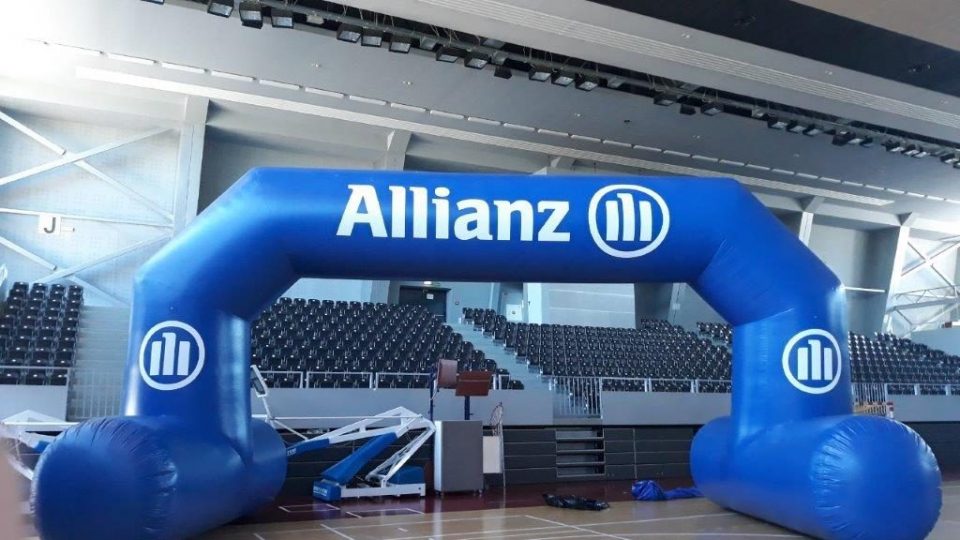inflatable_archway_allianz