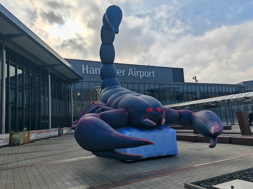 inflatable-Scorpion-for Band Scorpions