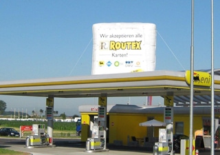 angestrahlte Inflatable Tankstellen Werbung