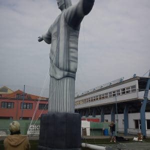 jesus-statue