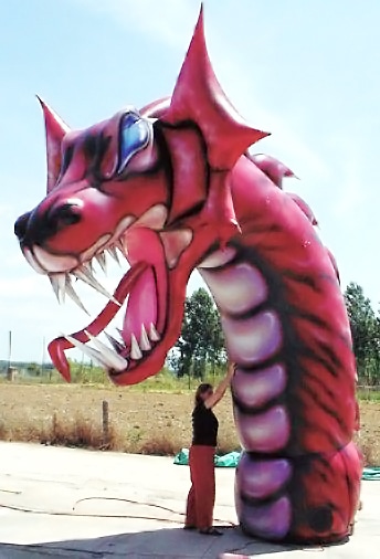 Inflatable fantasy figure dragon