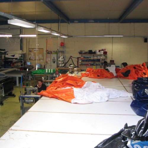 Manufacturing giant inflatable advertisements