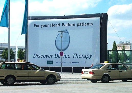 Inflatable Airframe  aufblasbar visible from afar