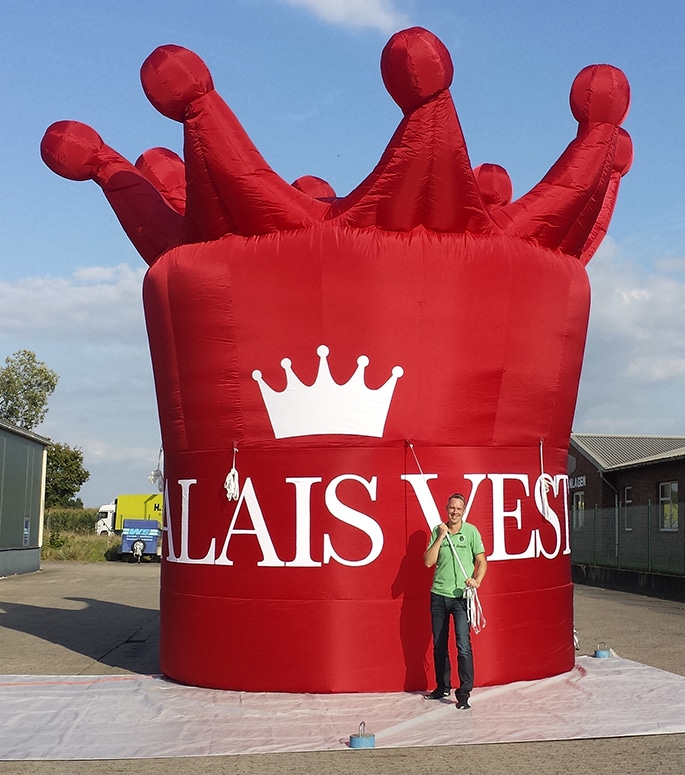 Inflatable crown - Palais Vest